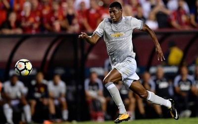 乐鱼电竞评论-诺伊尔扑出必进球后嚣张指天